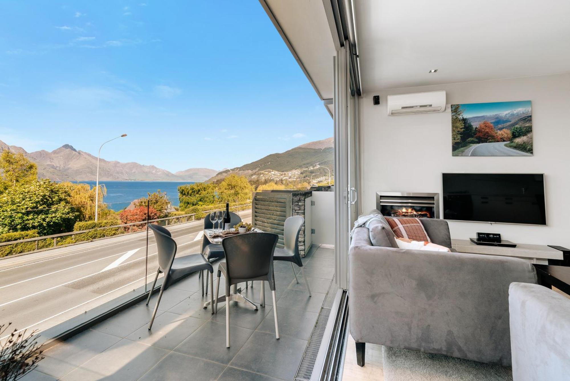 Modern Executive Living In Pounamu كوينستاون المظهر الخارجي الصورة