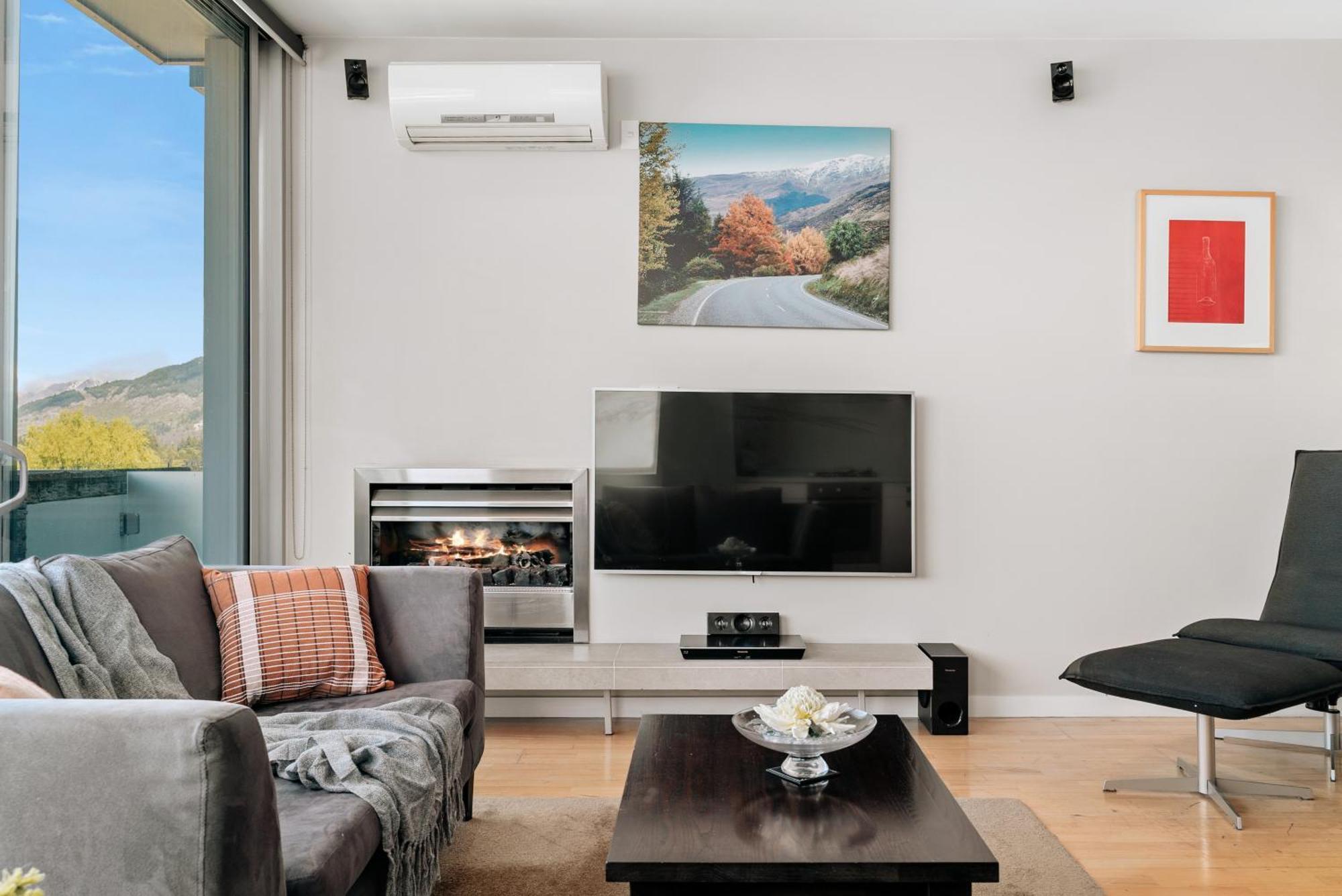 Modern Executive Living In Pounamu كوينستاون المظهر الخارجي الصورة