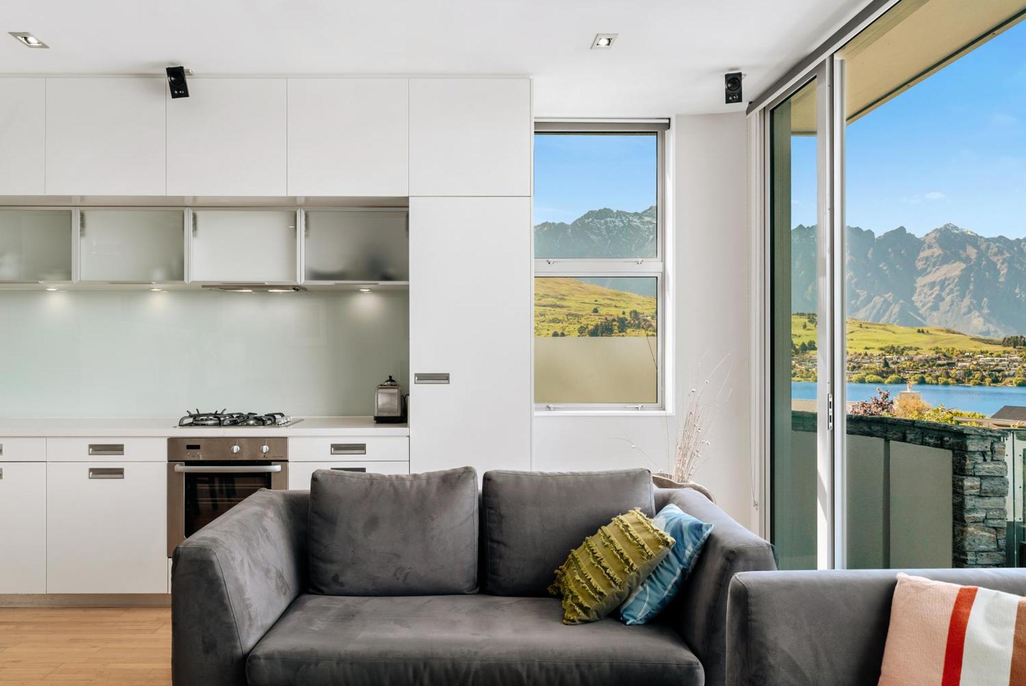 Modern Executive Living In Pounamu كوينستاون المظهر الخارجي الصورة