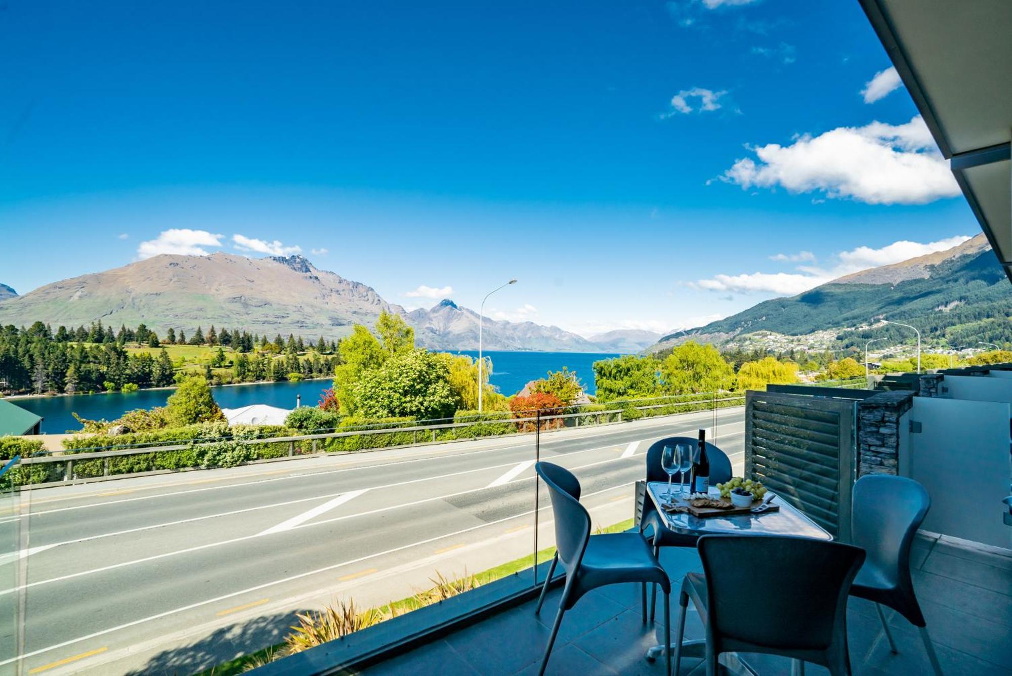 Modern Executive Living In Pounamu كوينستاون المظهر الخارجي الصورة